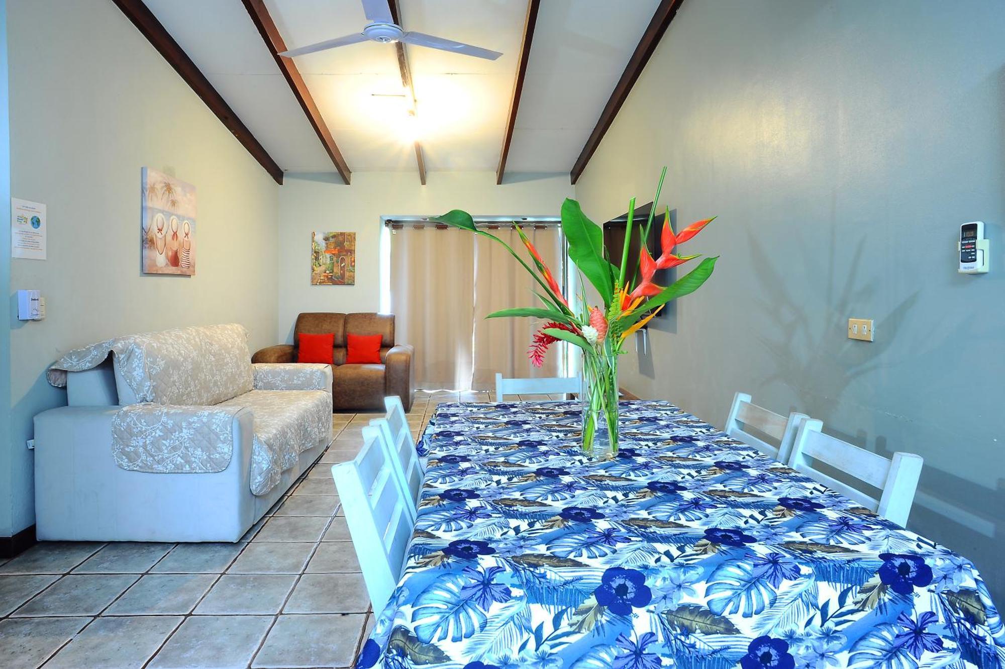 Private Fully Furnished Home At Wide Mouth Frog Hostel Quepos Bagian luar foto